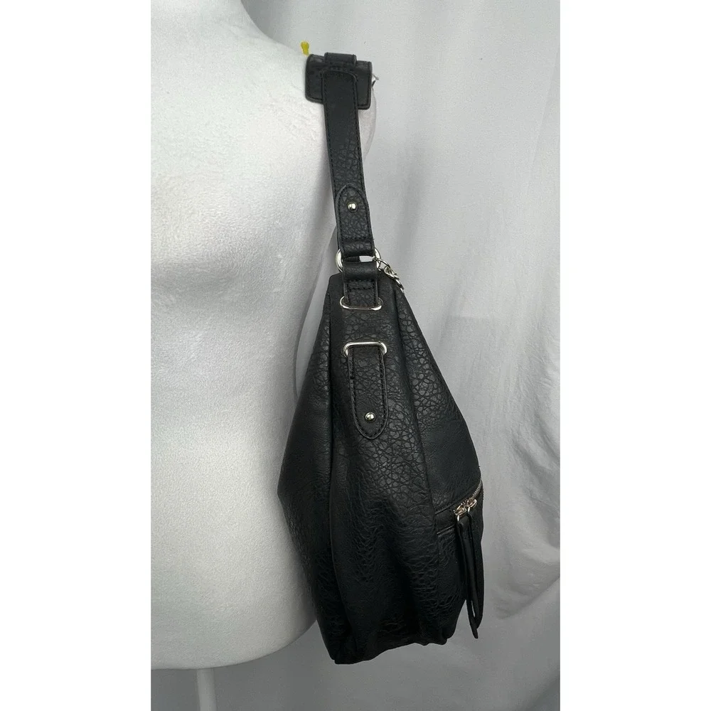 GUESS Black Hobo Shoulder Bag Gold Chain Accent Pebbled Leather Large Zip Purse